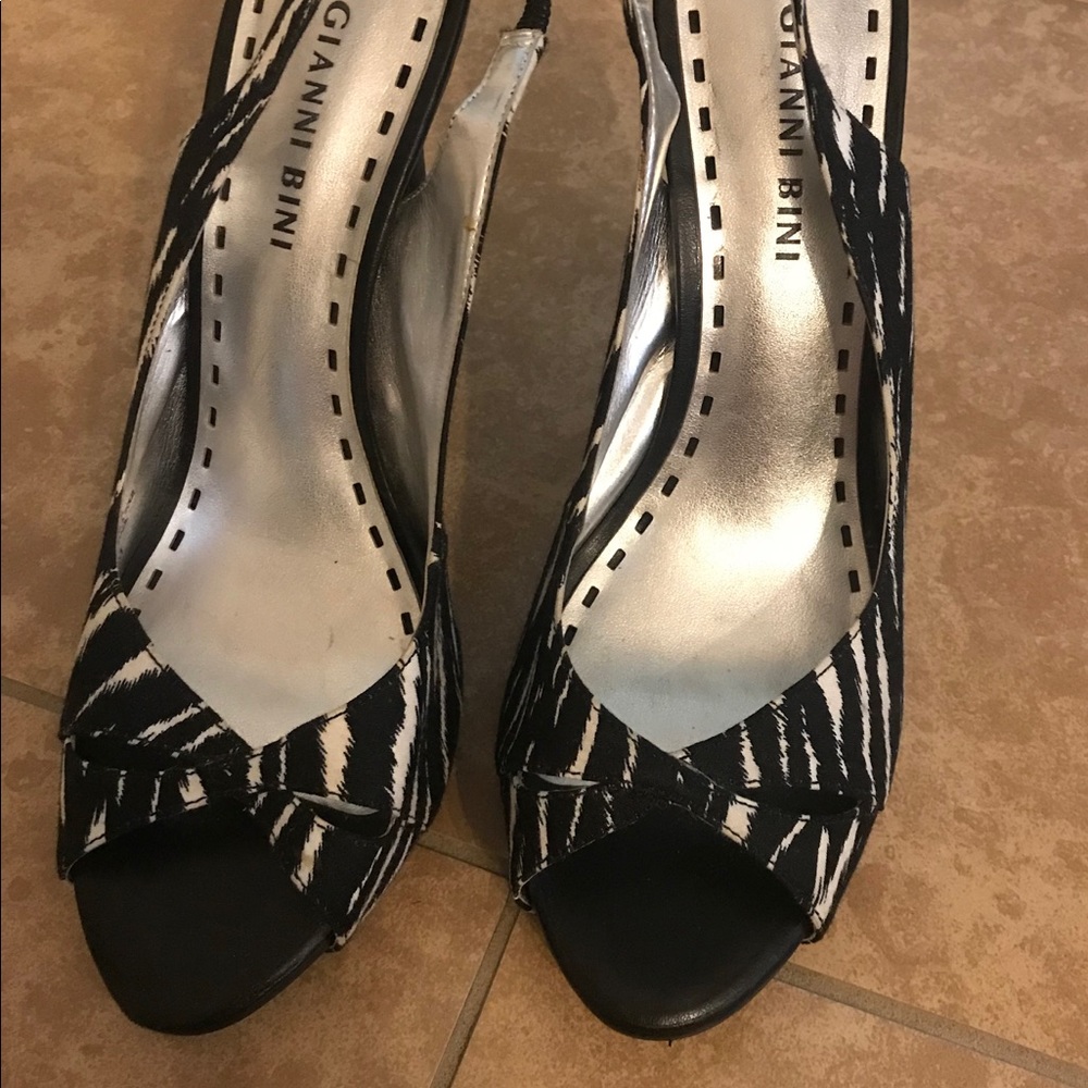 Gianni Bini Sandals